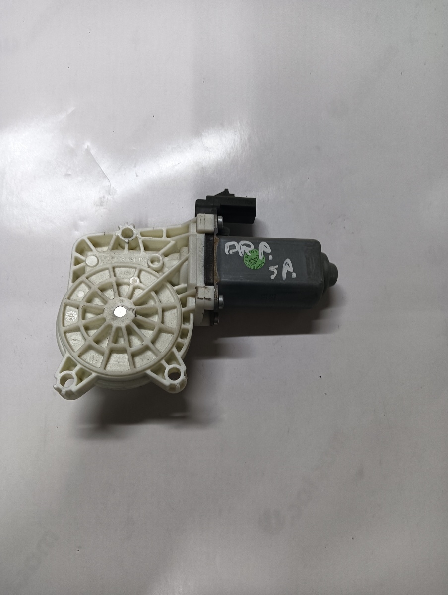 Motoras geam pivotant dreapta spate DODGE NITRO 2006 - 2012