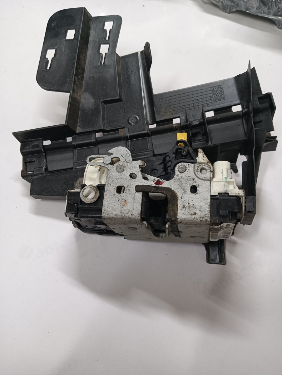 Broasca usa dreapta fata DODGE NITRO 2006 - 2012