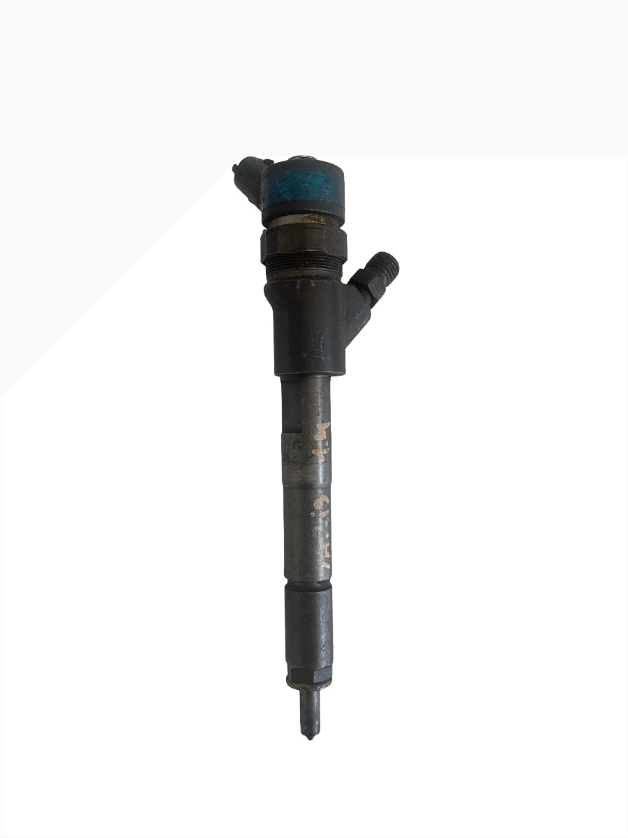 Injector combustibil TOYOTA YARIS _P1_ 1999 - 2005  1.4D  2367033010  /  0445110085