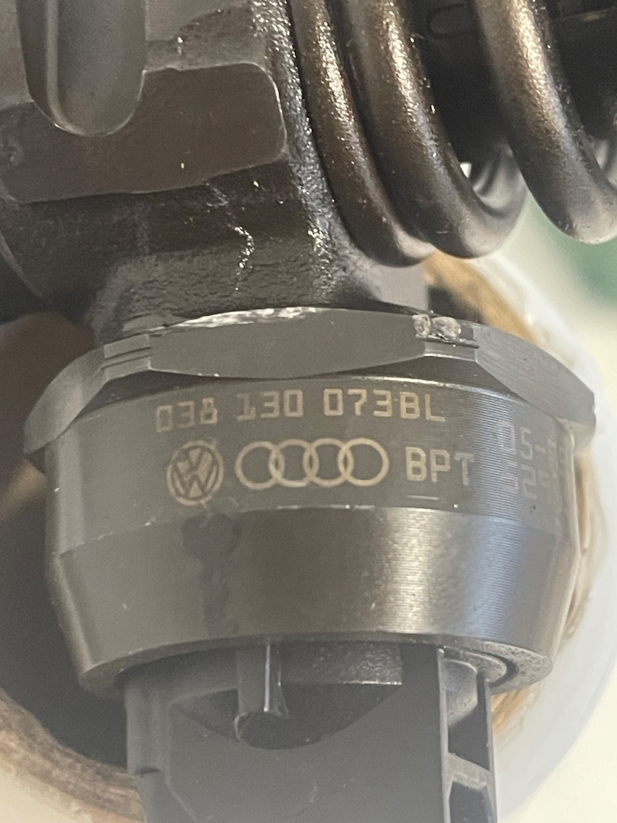 Injector combustibil SKODA FABIA II 542 2006 - 2014 1.4TDI  0414720307 / 038130073BL – foto 2