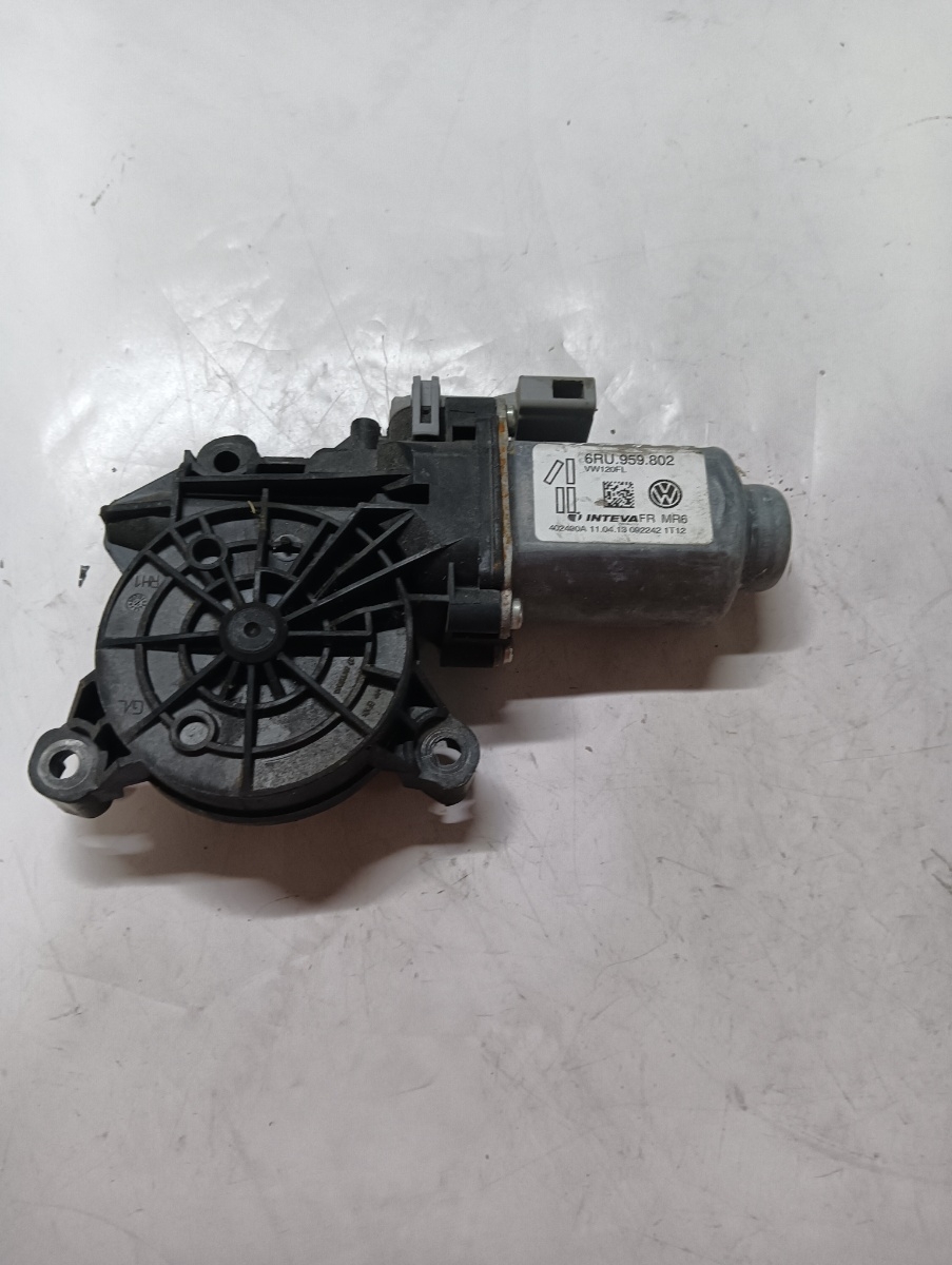 Motoras geam electric  stanga fata VOLKSWAGEN UP 121, 122, BL1, BL2 2011 - >