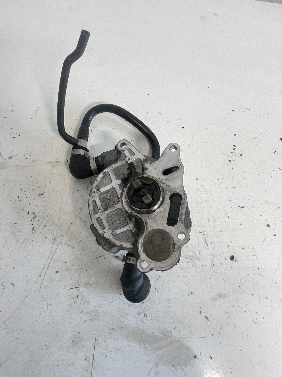 Pompa de vacuum AUDI A4 IV 8K2, B8 2007 - 2015 2.0TDI 03L145100 – foto 3