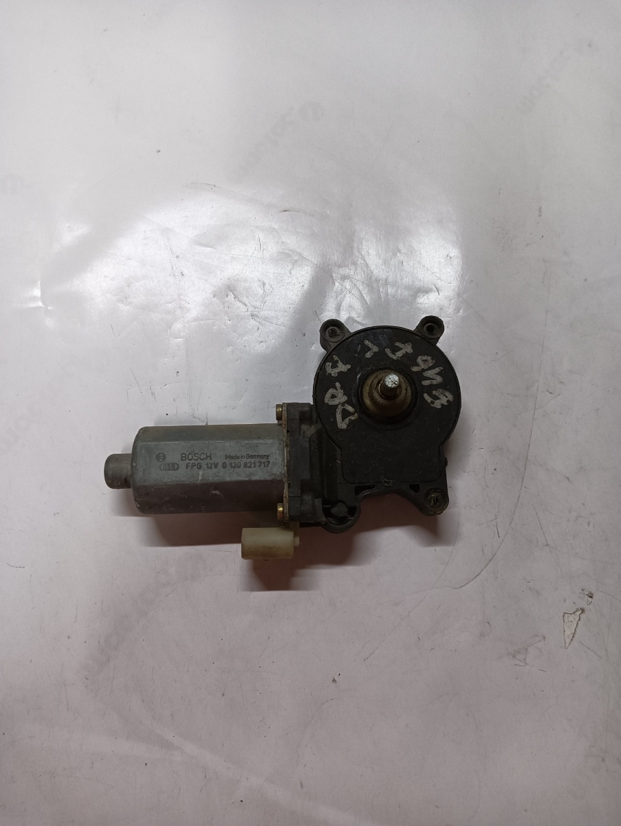 Motoras geam pivotant BMW 3 IV E46 1998 - 2005 0130821717