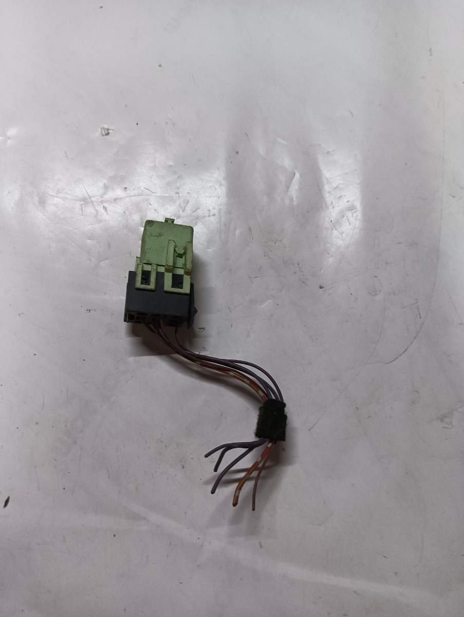 Releu bujii  BMW 3 IV E46 1998 - 2005 8373700