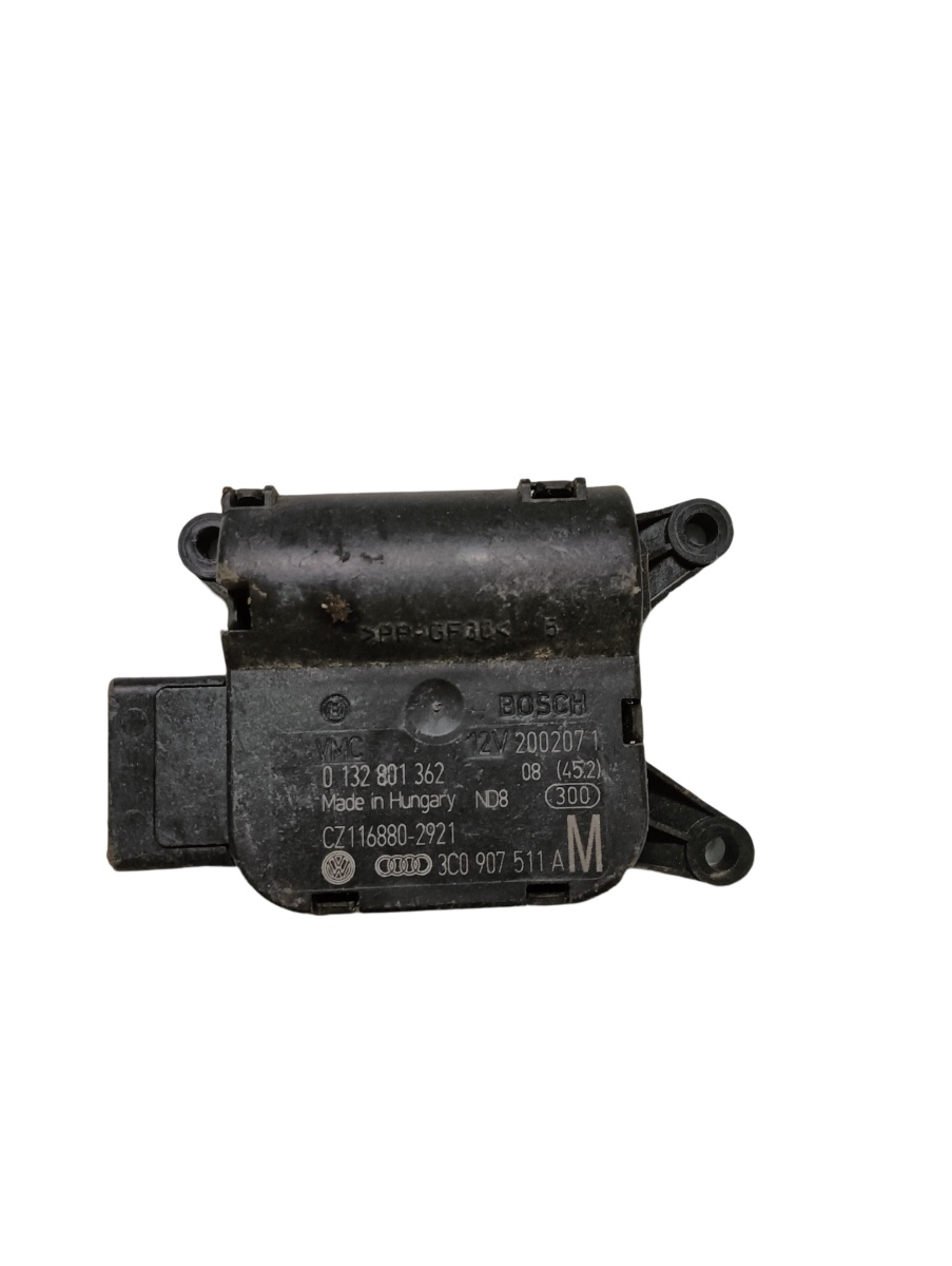 Actuator/motoras clapeta aer AC VOLKSWAGEN GOLF VI 5K1 2008 - 2013 0132801362