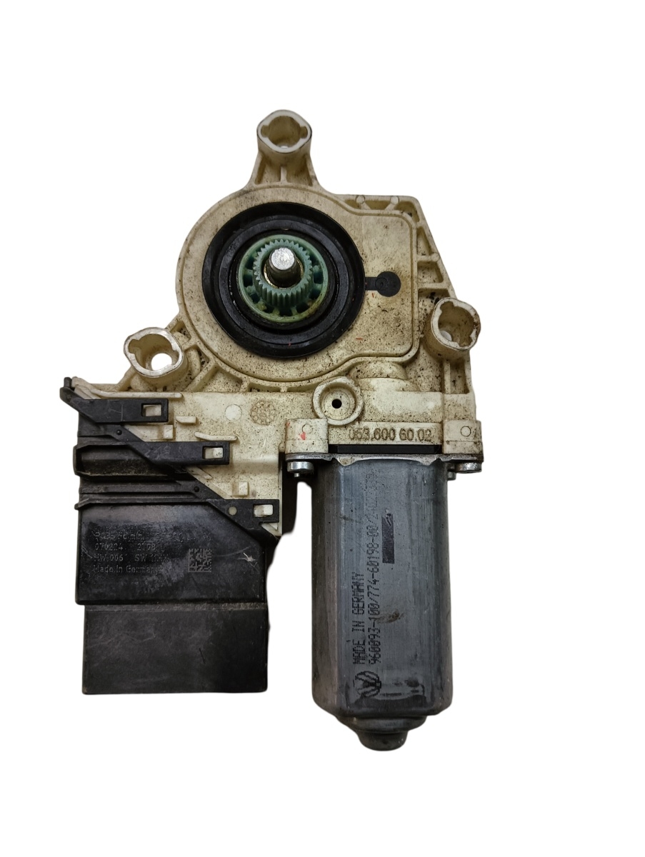 Motoras geam pivotant stanga spate VOLKSWAGEN PASSAT 3C2 2005 - 2010