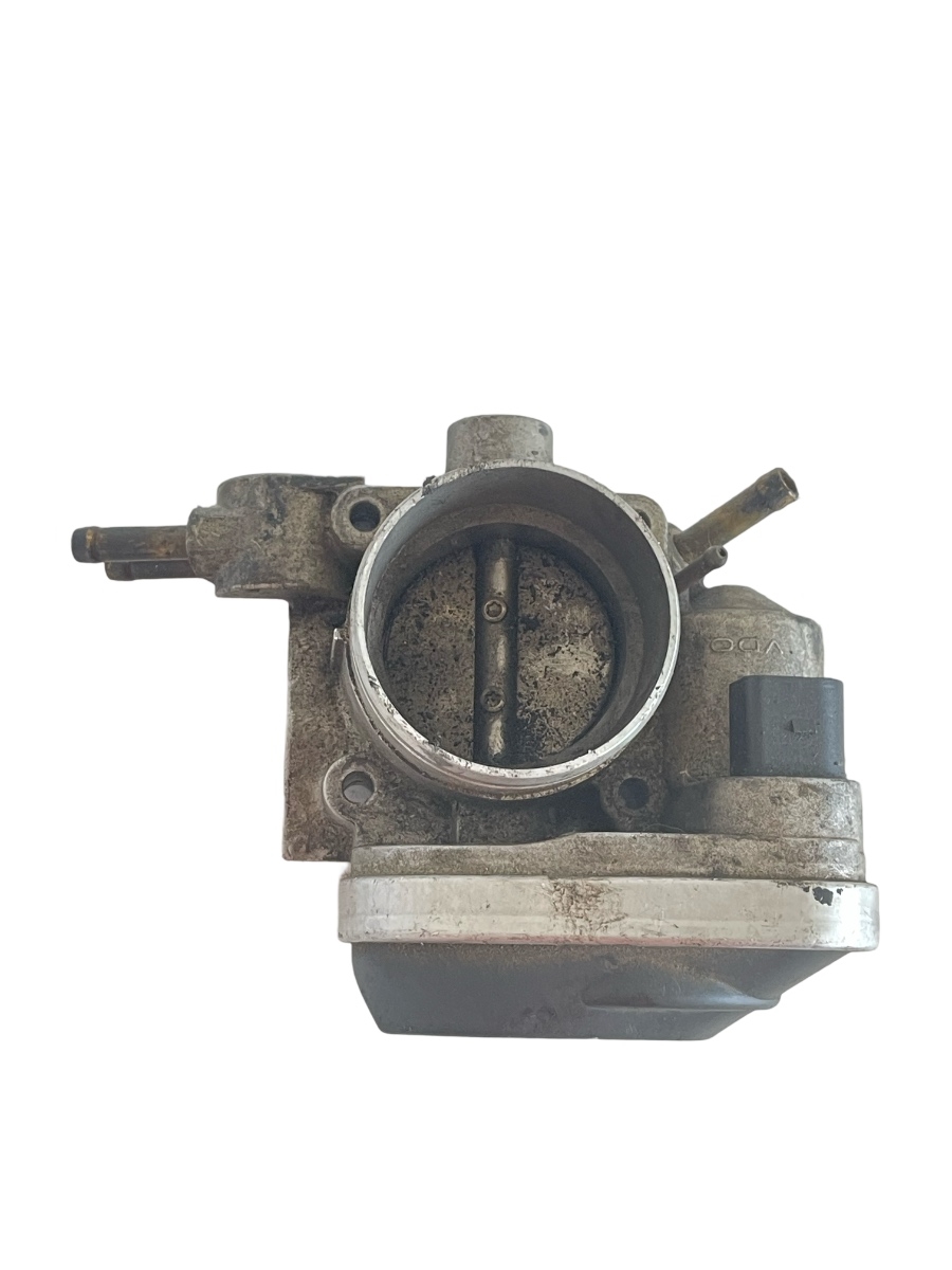 Clapeta de acceleratie  VOLKSWAGEN PASSAT 3B3 2000 - 2005 2.0 AZM 06B133062L
