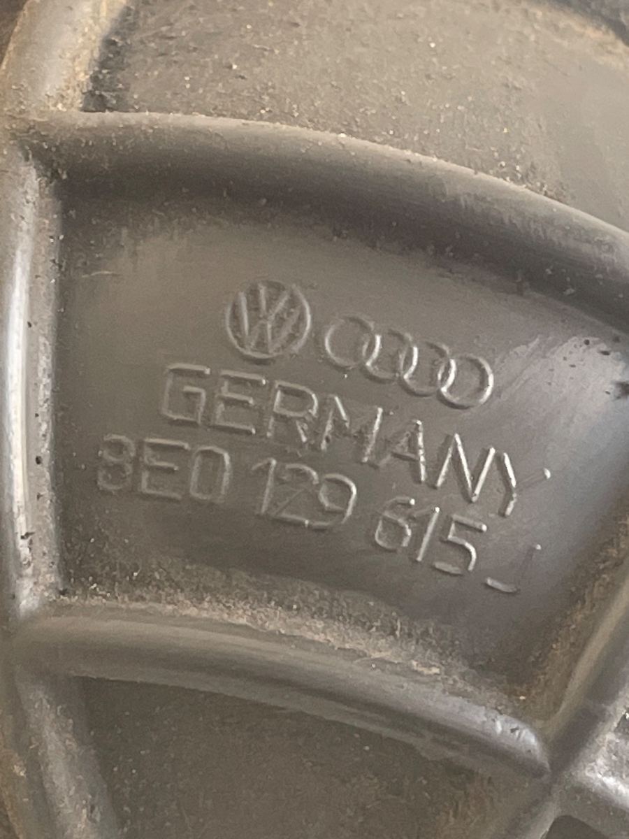 Furtun admisie aer AUDI A4 III 8EC, B7 2004 - 2008 2.0 TDI BPW 8E0129615J – foto 2