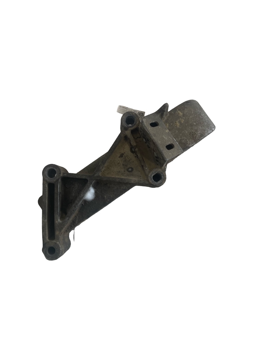 Suport motor , capac distributie RENAULT MASTER 2008 2.5D 8200549480 – foto 2