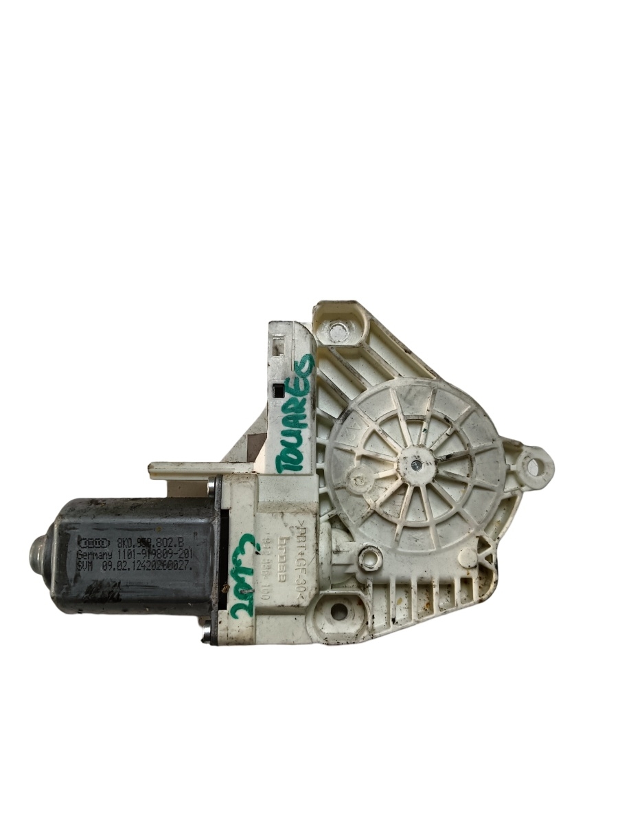 Motoras geam pivotant dreapta fata AUDI A6/S6 IV Saloon 4G2, C7, 4GC 2010 - 2018, VOLKSWAGEN TOUAREG 7P5, 7P6 2010 - 2018 VAG 8k0959802b
