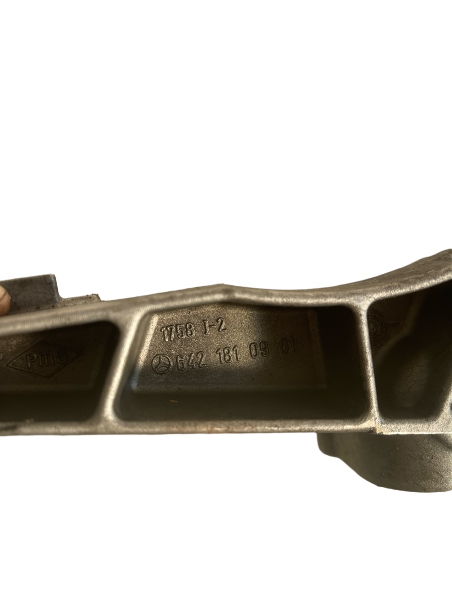 Pompa de ulei MERCEDES-BENZ VITO / MIXTO Box W639 2003 - > 2.2CDI 6421810901 – foto 2