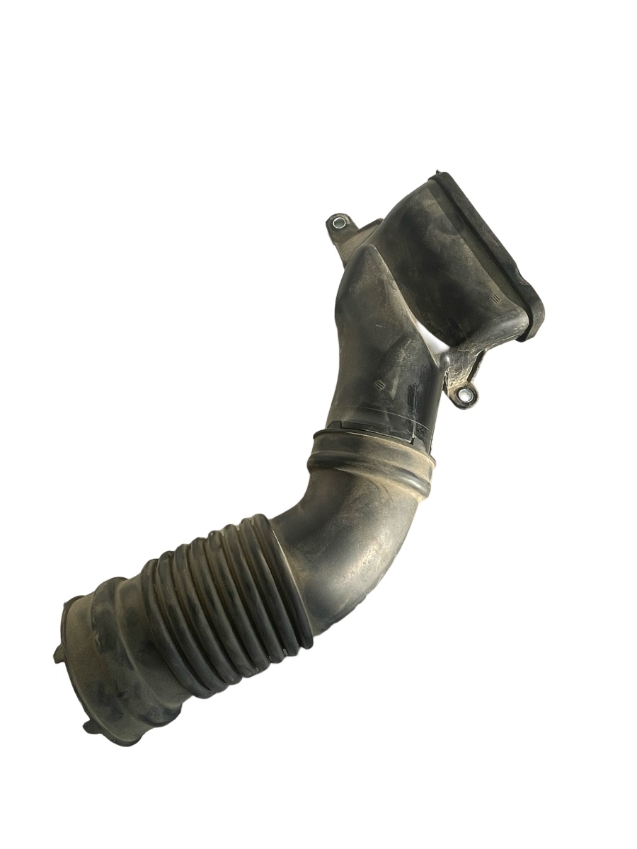 Furtun admisie aer Suzuki Vitara 1373 Hybrid 01 95KW 2023  T32239568 / 13765-53SA0