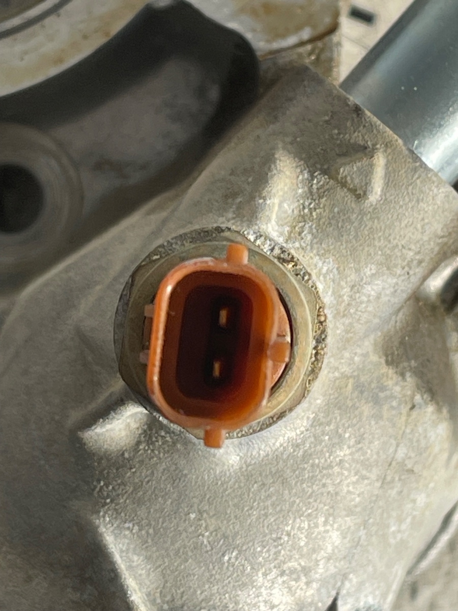 Suport pompa vacuum si termostat cu senzor Suzuki Vitara 1373 Hybrid 01 95KW 2023 0232103148 – foto 4
