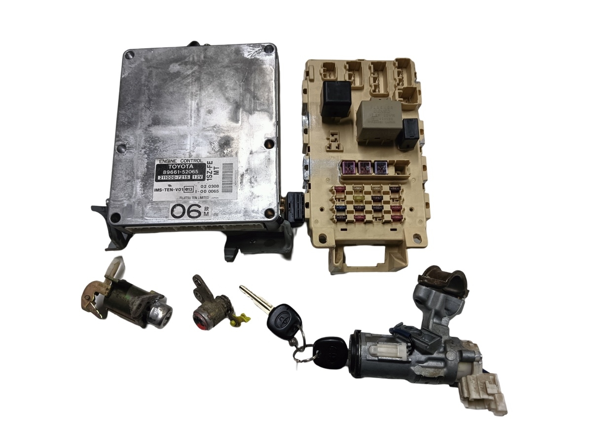Kit pornire  TOYOTA YARIS 1s-fe 50 kw 2002 1.0 benzina  2110007215 8966152065