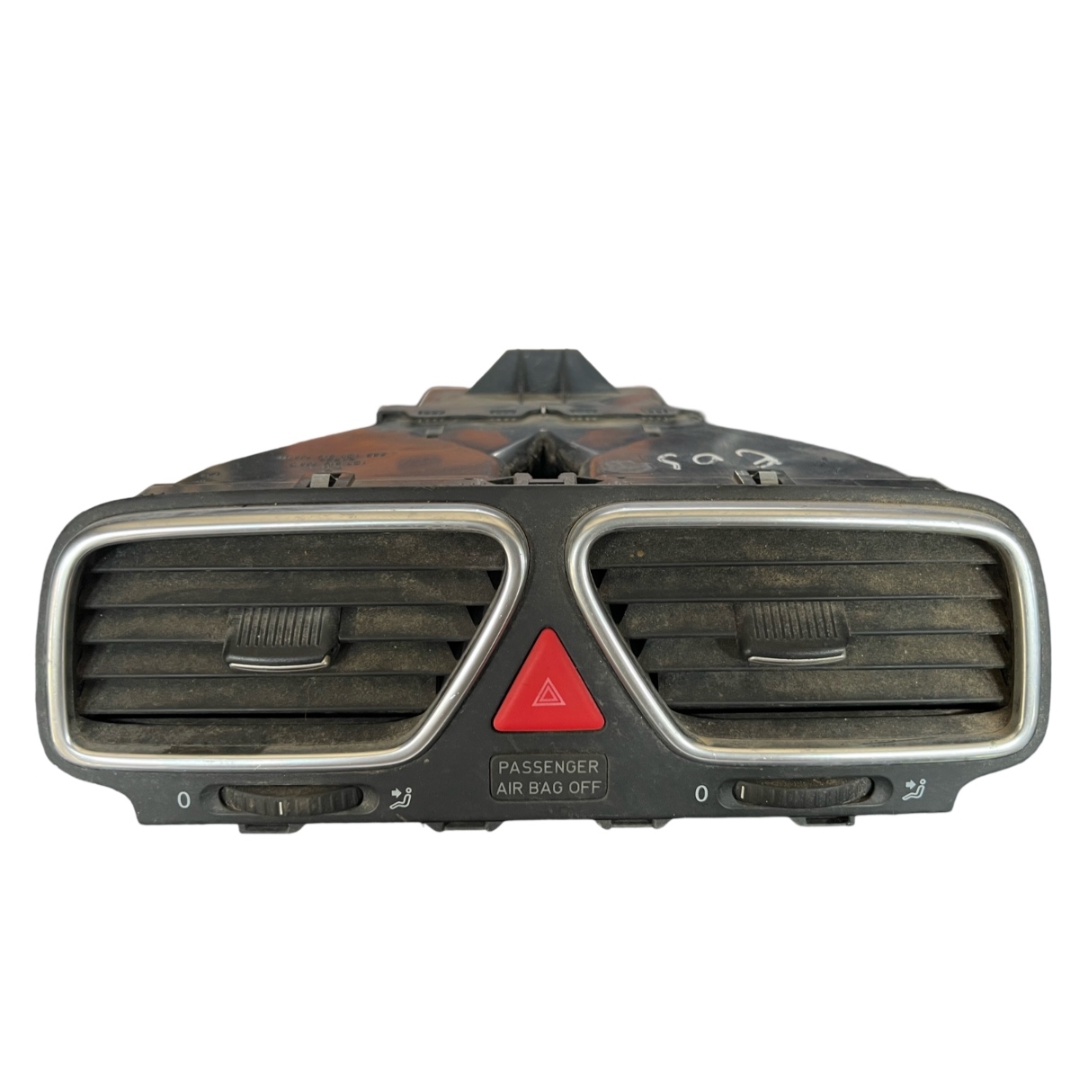 Grila de ventilatie bord centrala fata VOLKSWAGEN SCIROCCO 137 2008 - 2014 1Q0819735C