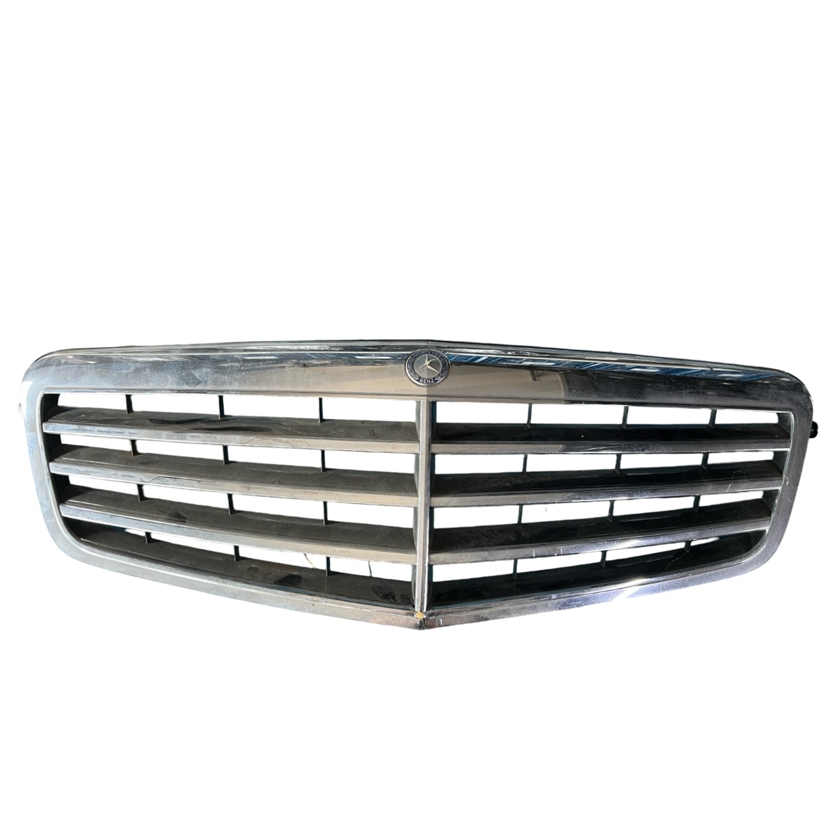 Grila capota MERCEDES-BENZ E-CLASS W212 2009 - > A2128800583 ( Fisurata putin , vezi foto )