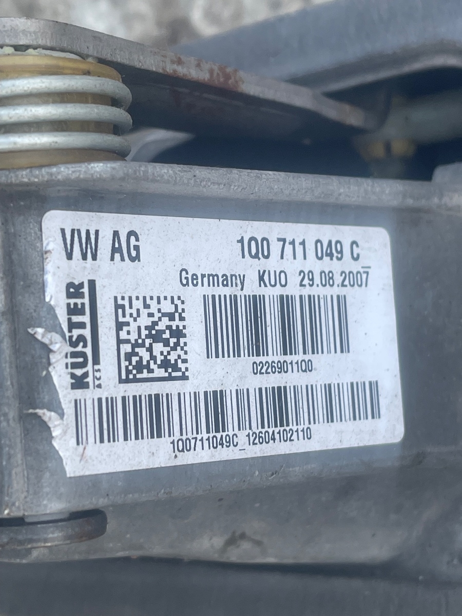 Timonerie schimbator de viteze SKODA OCTAVIA 1Z3 2004 - 2013 1.2 TSI CBZ 1Q0711049C – foto 2