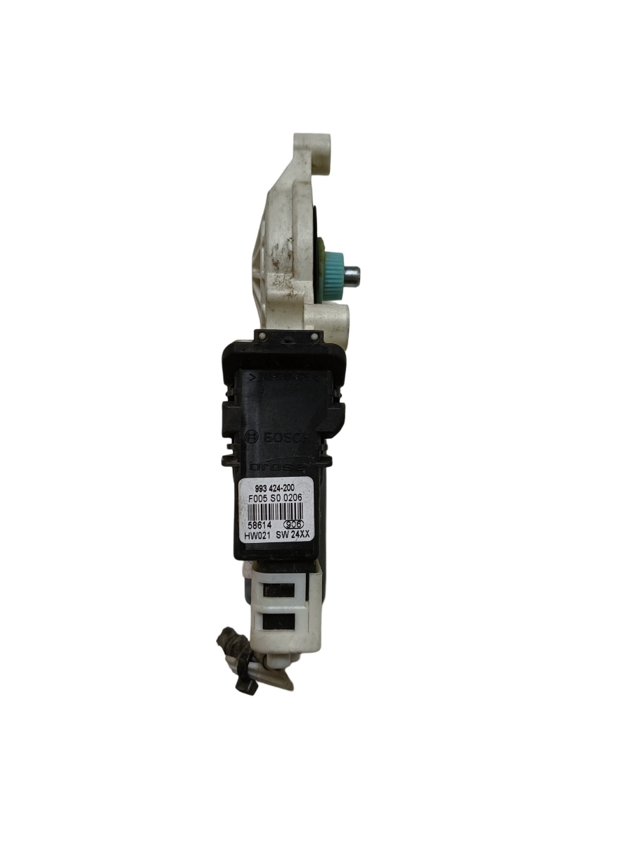 Motoras geam pivotant stanga spate VOLKSWAGEN PASSAT 3C2 2005 - 2010 993424200