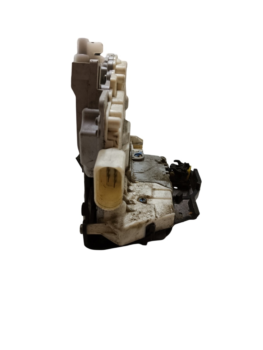 Broasca usa stanga fata AUDI A4 III Avant 8ED, B7 2004 - 2008 8e1837015