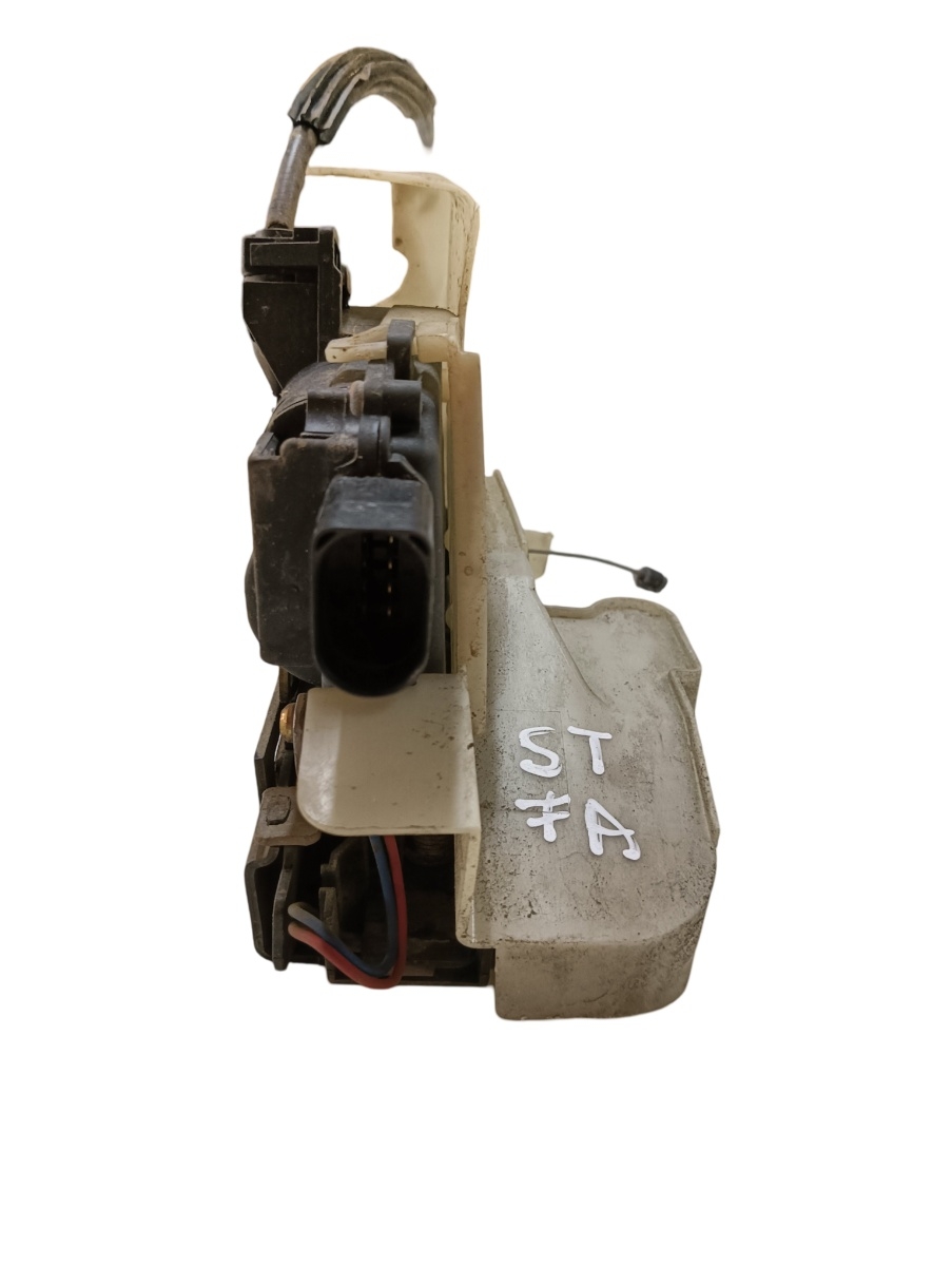 Broasca usa stanga fata VOLKSWAGEN PASSAT Variant 3B6 2000 - 2005