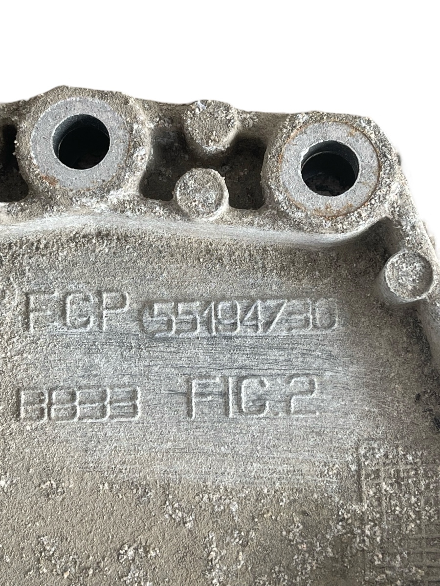 Suport compresor AC FIAT GRANDE PUNTO 199_ 2005 - > 1.3 D Multijet 199 A3.000 55194730 – foto 2