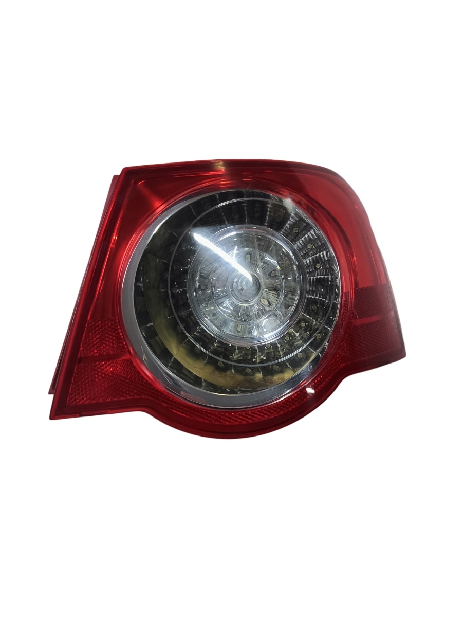 Lampa spate / Stop dreapta spate VOLKSWAGEN PASSAT 3C2 2005 - 2010 3c5945096c