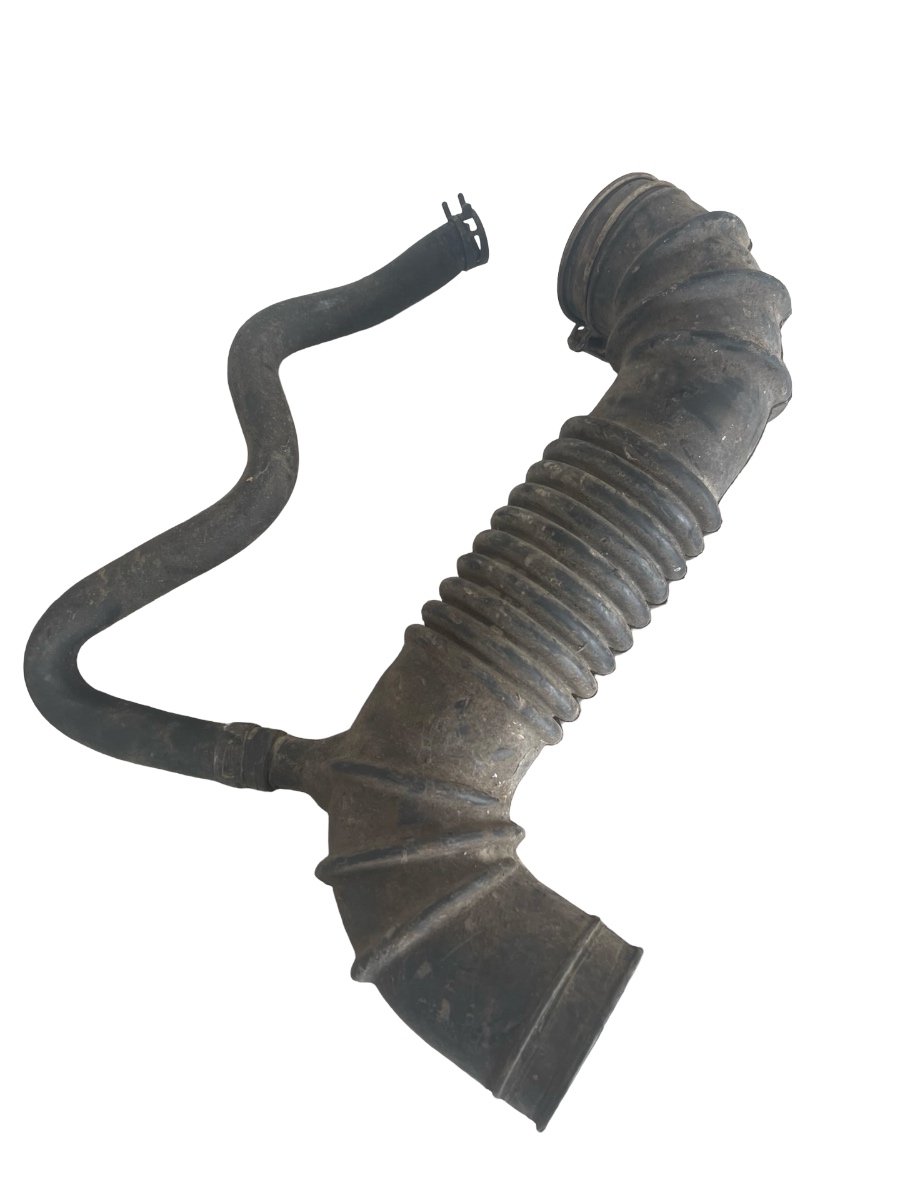 Furtun admisie aer MITSUBISHI PAJERO II V3_W, V2_W, V4_W 1990 - 2001