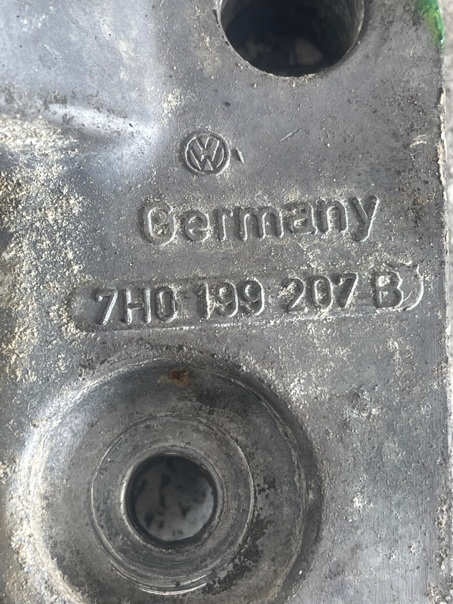 Suport motor VOLKSWAGEN TRANSPORTER V Platform/Chassis 7JD, 7JE, 7JL, 7JY, 7J 2.5 TDI AXD, BNZ 7H0199207B – foto 3