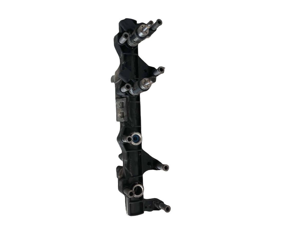 Rampa + 2 injectoare VOLKSWAGEN TOURAN 1T1, 1T2 2003 - 2010 2.0 FSI AXW 06D133340