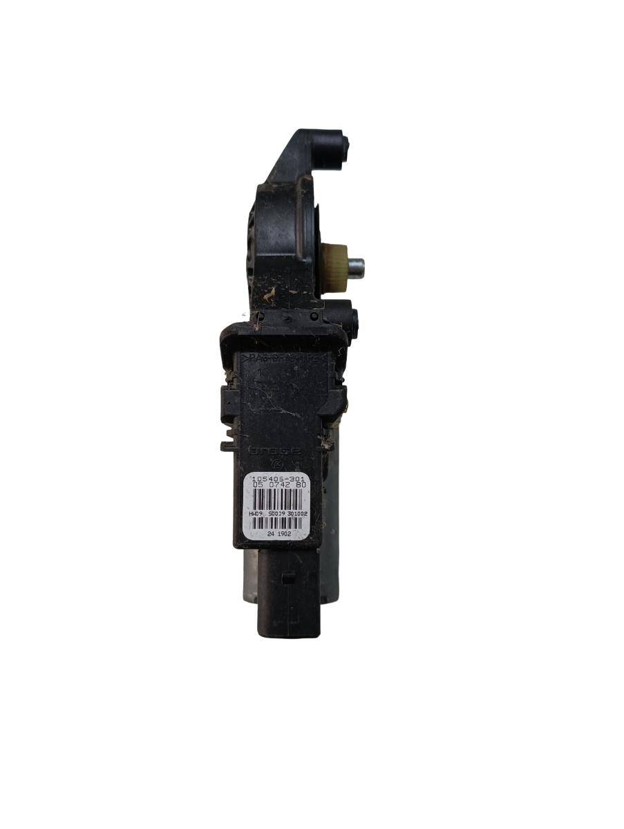 Motoras geam pivotant stanga spate SKODA SUPERB 3U4 2001 - 2008 105405301