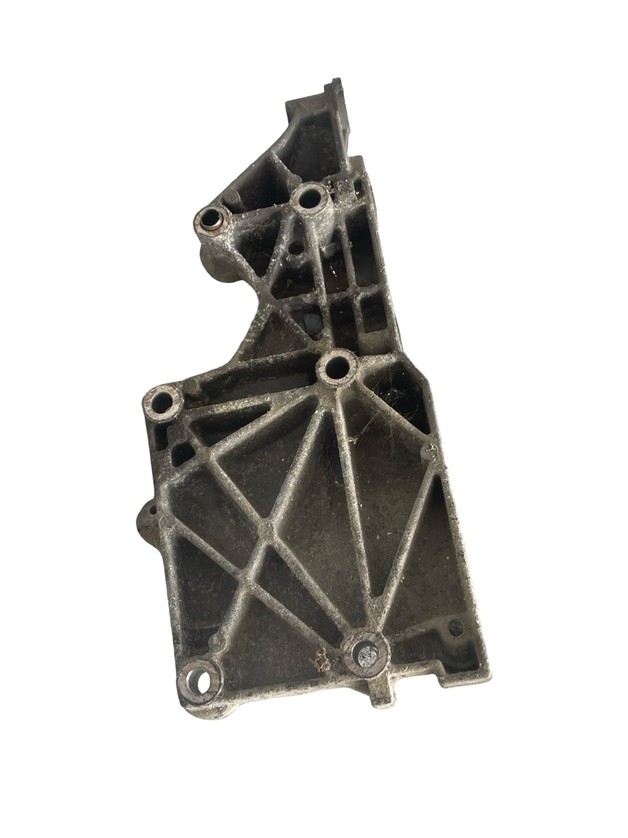 Suport accesorii VOLKSWAGEN CADDY III Box 2KA, 2KH, 2CA, 2CH 2004 - 2015 2.0 TDI BMM VAG 03G903143A