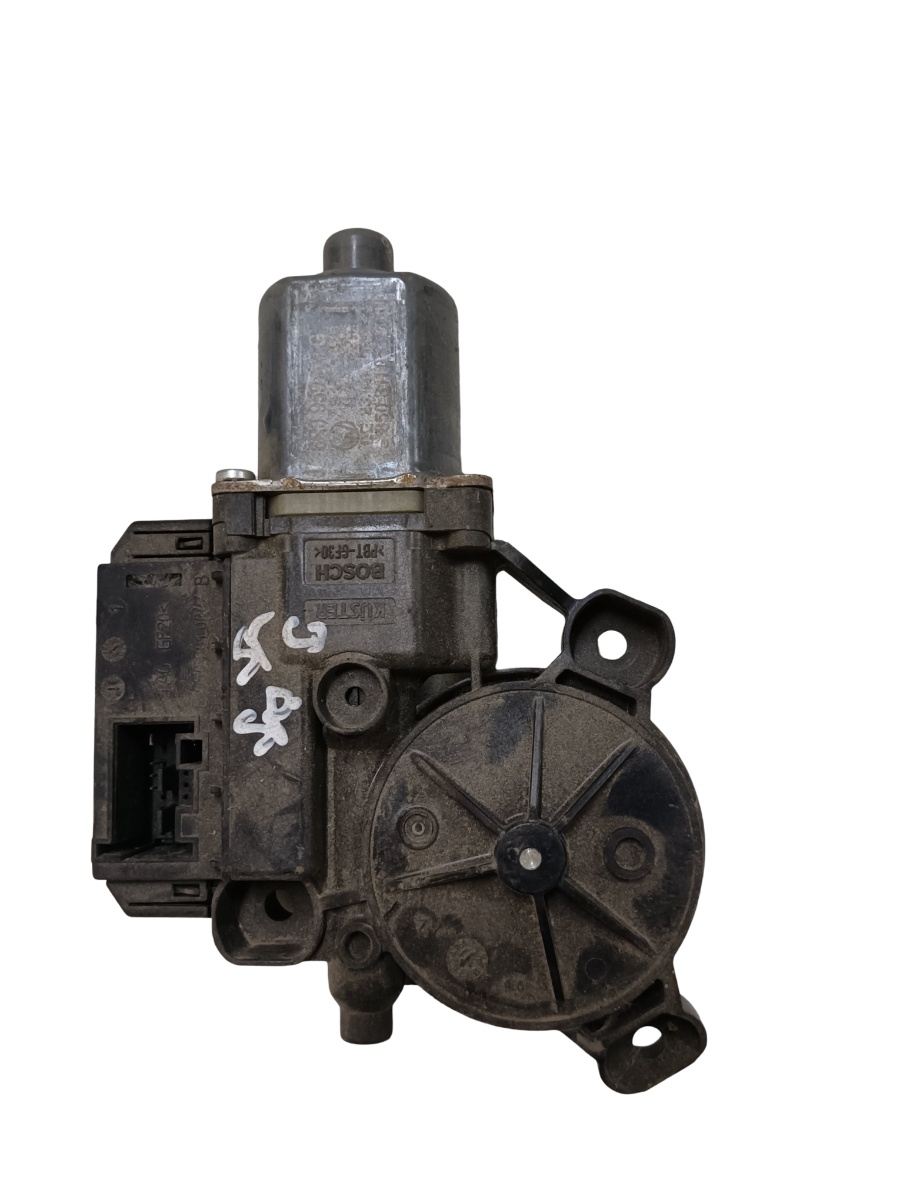 Motoras geam pivotant stanga spate VOLKSWAGEN POLO 6R, 6C 2009 - > 0130822532