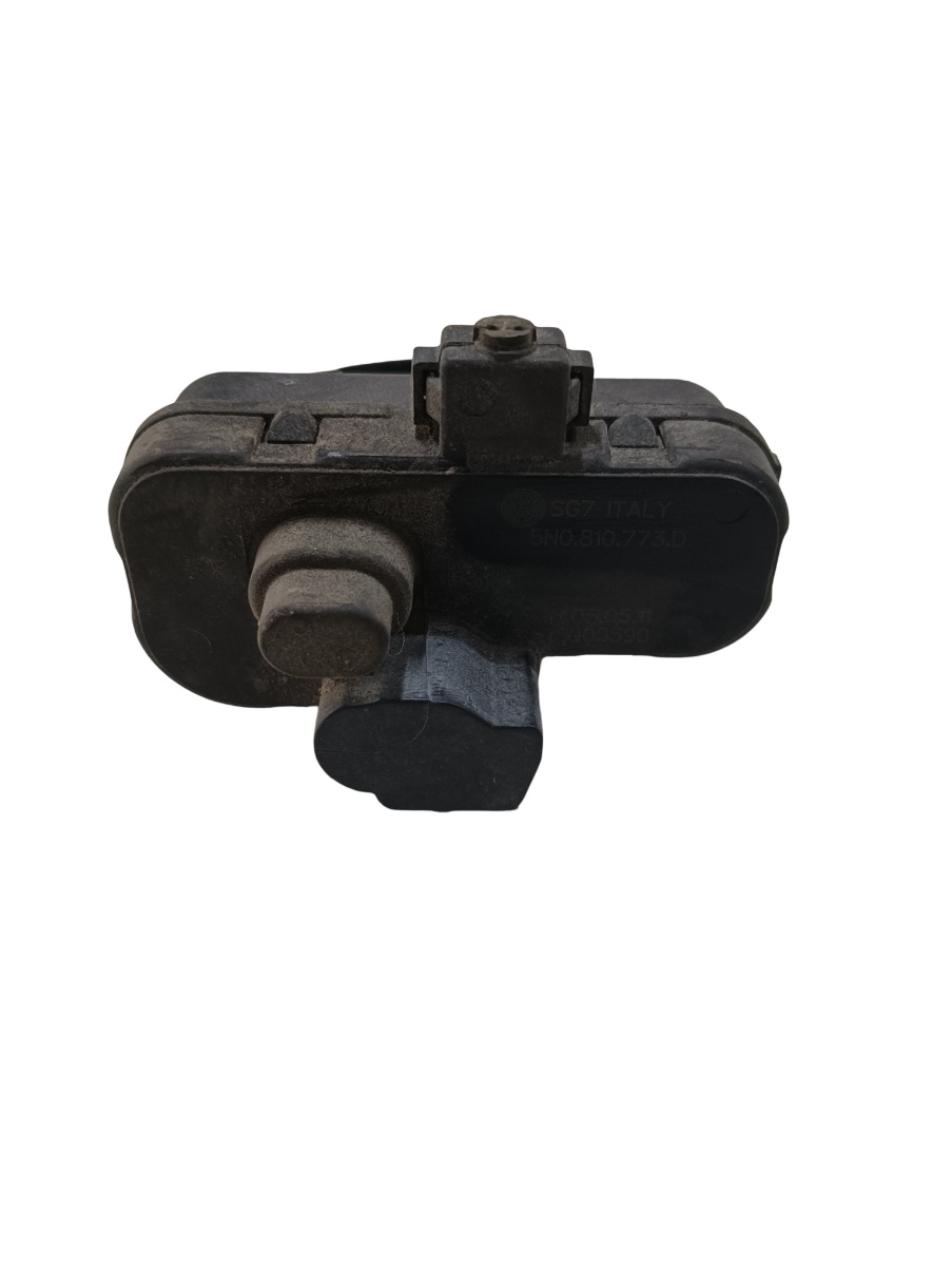 Usita rezervor combustibil VOLKSWAGEN GOLF VAN VI Variant AJ5 2009 - 2014 1.6 TDi BlueMotion CAYC 5n0810773d