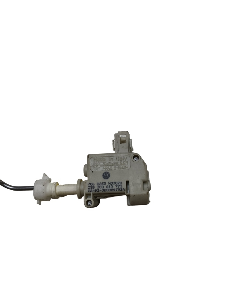 Motoras blocare usita rezervor combustibil VOLKSWAGEN PASSAT 3C2 2005 - 2010 3c0810773