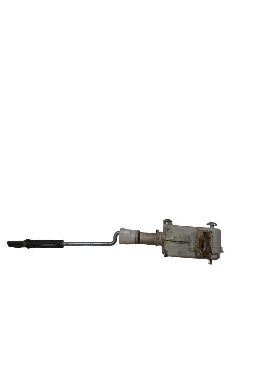 Motoras blocare usita rezervor combustibil VOLKSWAGEN GOLF IV 1J1 1997 - 2007 HELLA 3b0959782