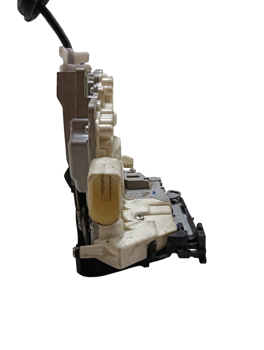 Broasca usa stanga fata VOLKSWAGEN PASSAT Variant 3C5 2005 - 2011
