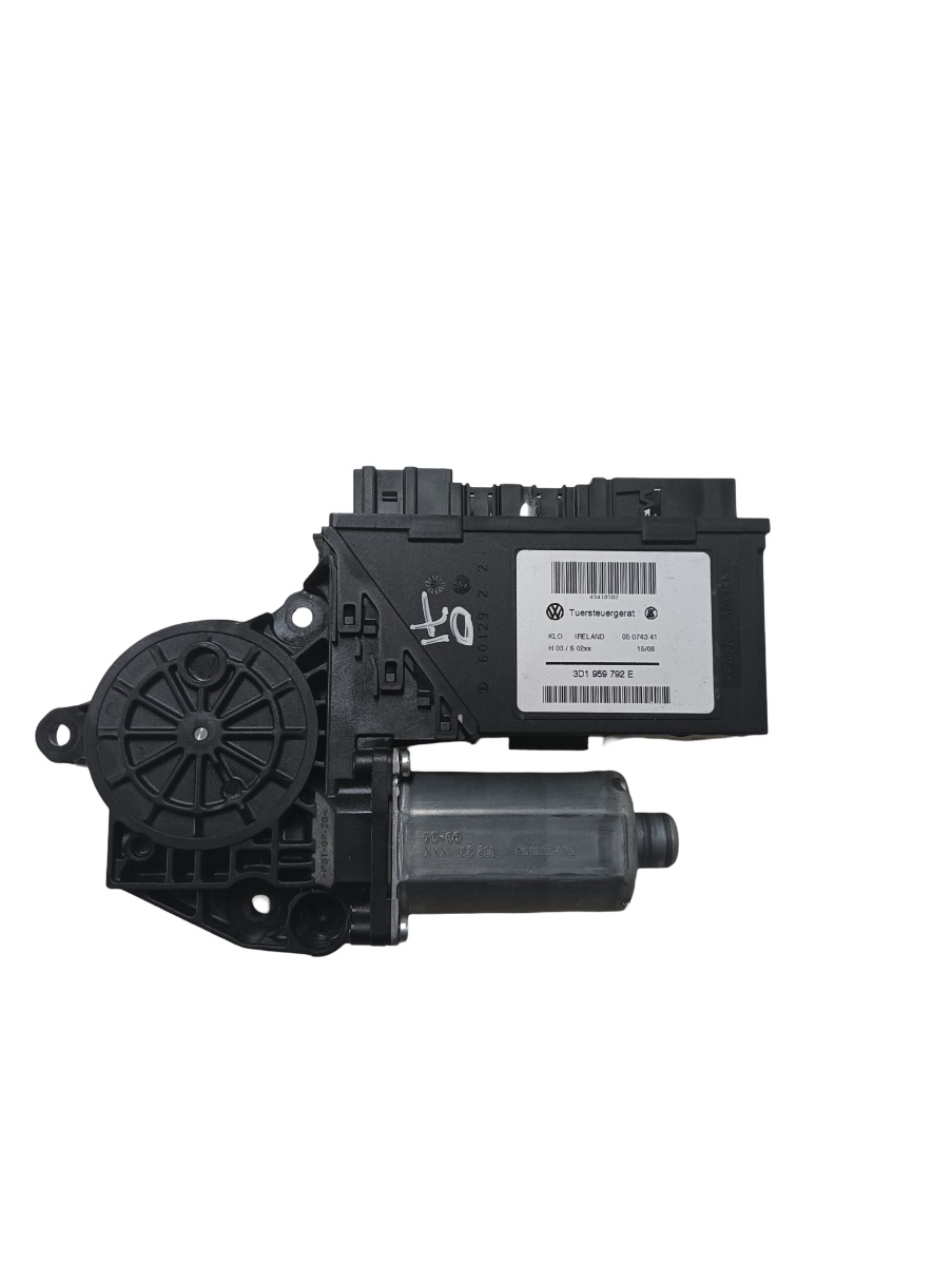 Motoras geam pivotant dreapta fata VOLKSWAGEN TOUAREG 7LA, 7L6, 7L7 2002 - 2013 3d1959792e