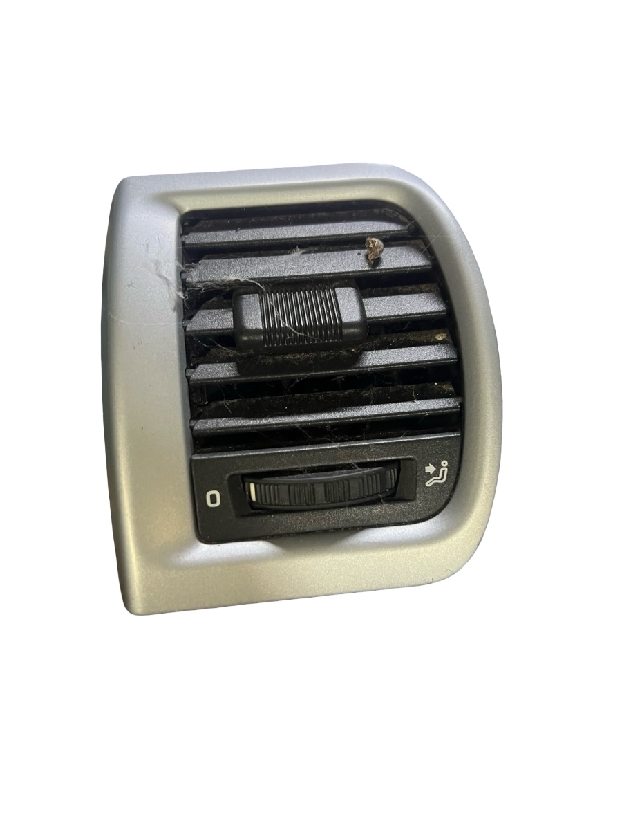 Grila de ventilatie laterala panou de bord stanga SKODA FABIA II 542 2006 - 2014 5J0819701C