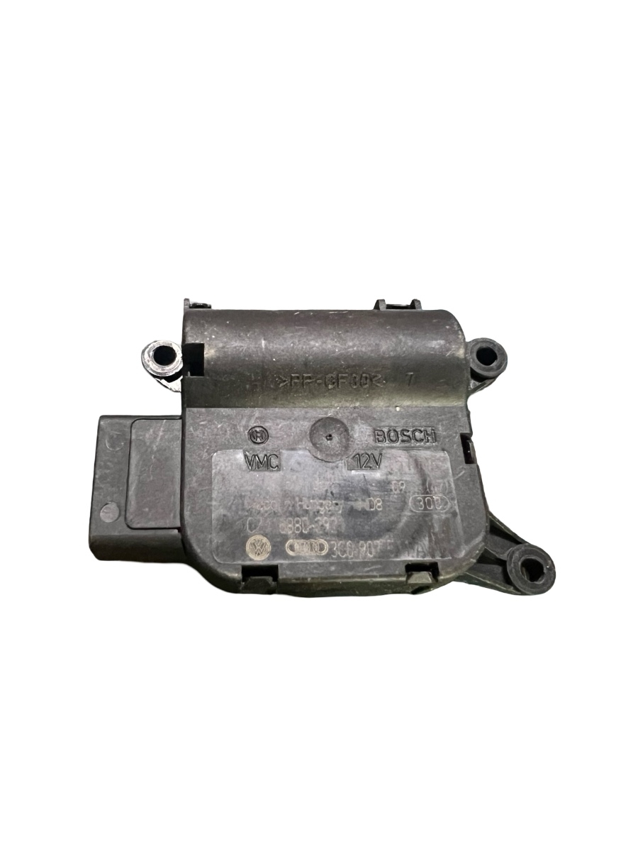 Actuator/motoras clapeta aer AC VOLKSWAGEN GOLF VI 5K1 2008 - 2013 0132801362