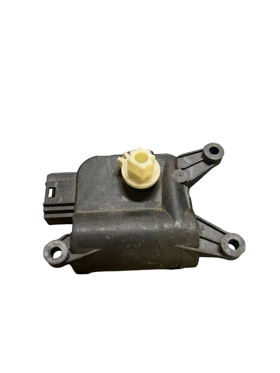 Actuator/motoras clapeta aer AC VOLKSWAGEN GOLF V 1K1 2003 - 2009 0132802345