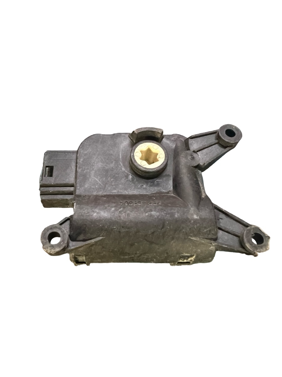 Actuator/motoras clapeta aer AC VOLKSWAGEN GOLF VI 5K1 2008 - 2013 0132801362