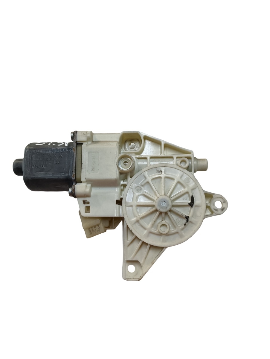 Motoras geam pivotant stanga spate MERCEDES-BENZ C-CLASS W204 2007 - 2014 A2048200642