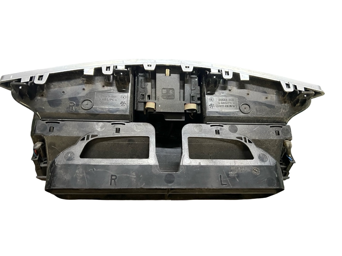 Grila de ventilatie bord centrala MERCEDES-BENZ S-CLASS II W221, C215 2005 - 2013 A2218300954