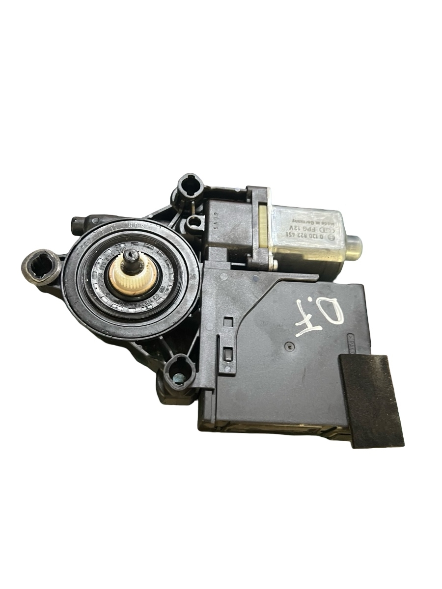 Motoras geam dreapta fata VOLKSWAGEN PASSAT 3C2 2005 - 2010 3C0959702A