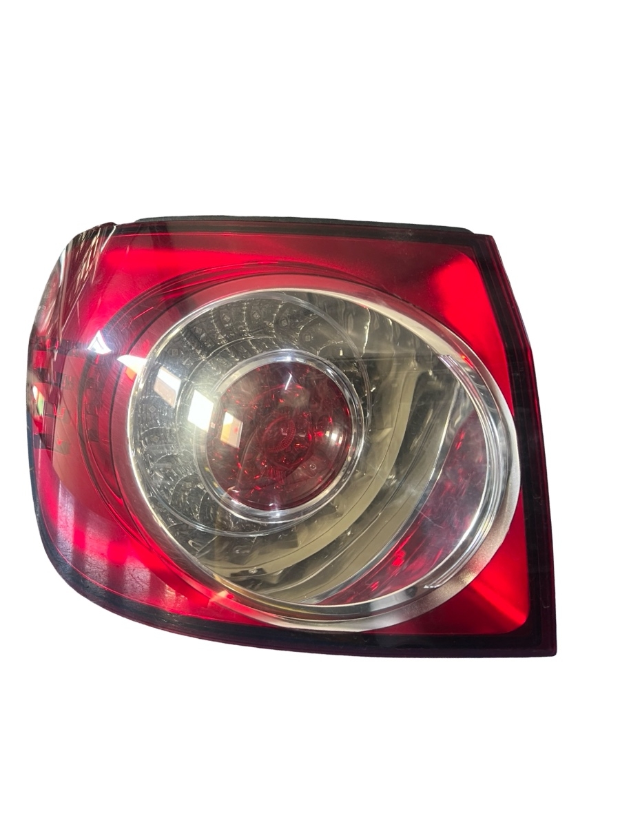 Lampa spate / Stop stanga spate caroserie  VOLKSWAGEN GOLF 6 PLUS I 5K1 2008 - 2013 5M0945095S