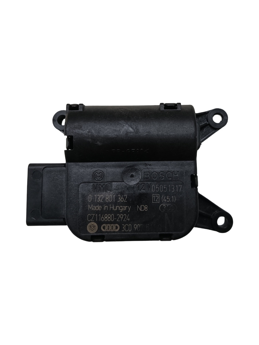 Actuator/motoras clapeta aer AC VOLKSWAGEN GOLF VI 5K1 2008 - 2013 0132801362