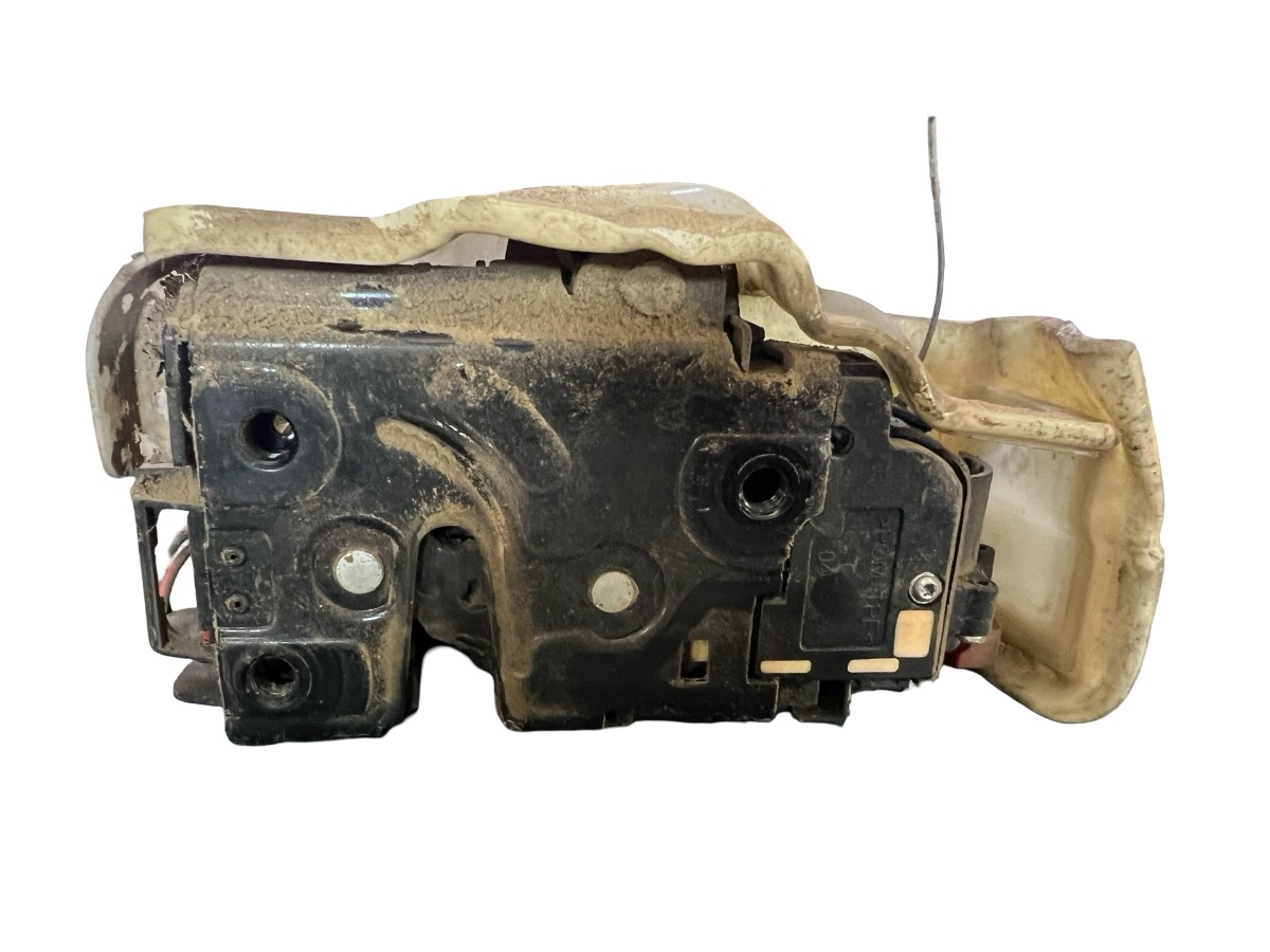 Broasca usa stanga fata VOLKSWAGEN GOLF V 1K1 2003 - 2009
