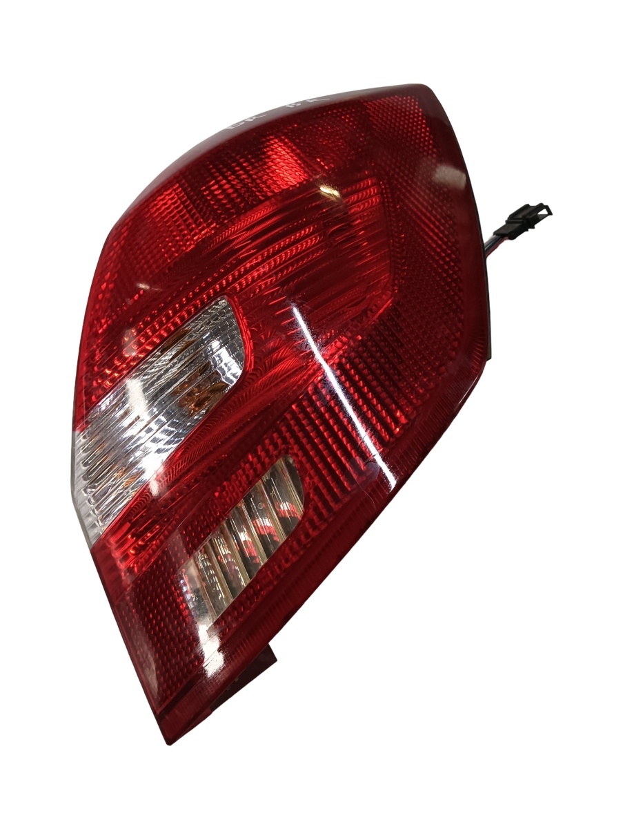 Lampa spate / Stop dreapta spate SKODA FABIA Combi 545 2007 - 2014