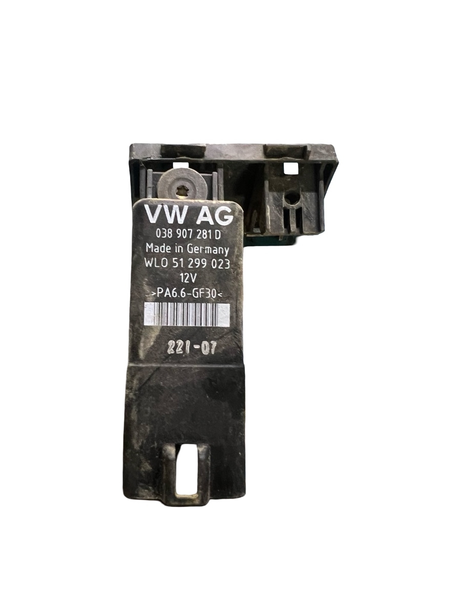 Releu preincalzire bujii incandescente VOLKSWAGEN TOURAN 1T3 2010 - 2015 VAG 0281003038 038907281D