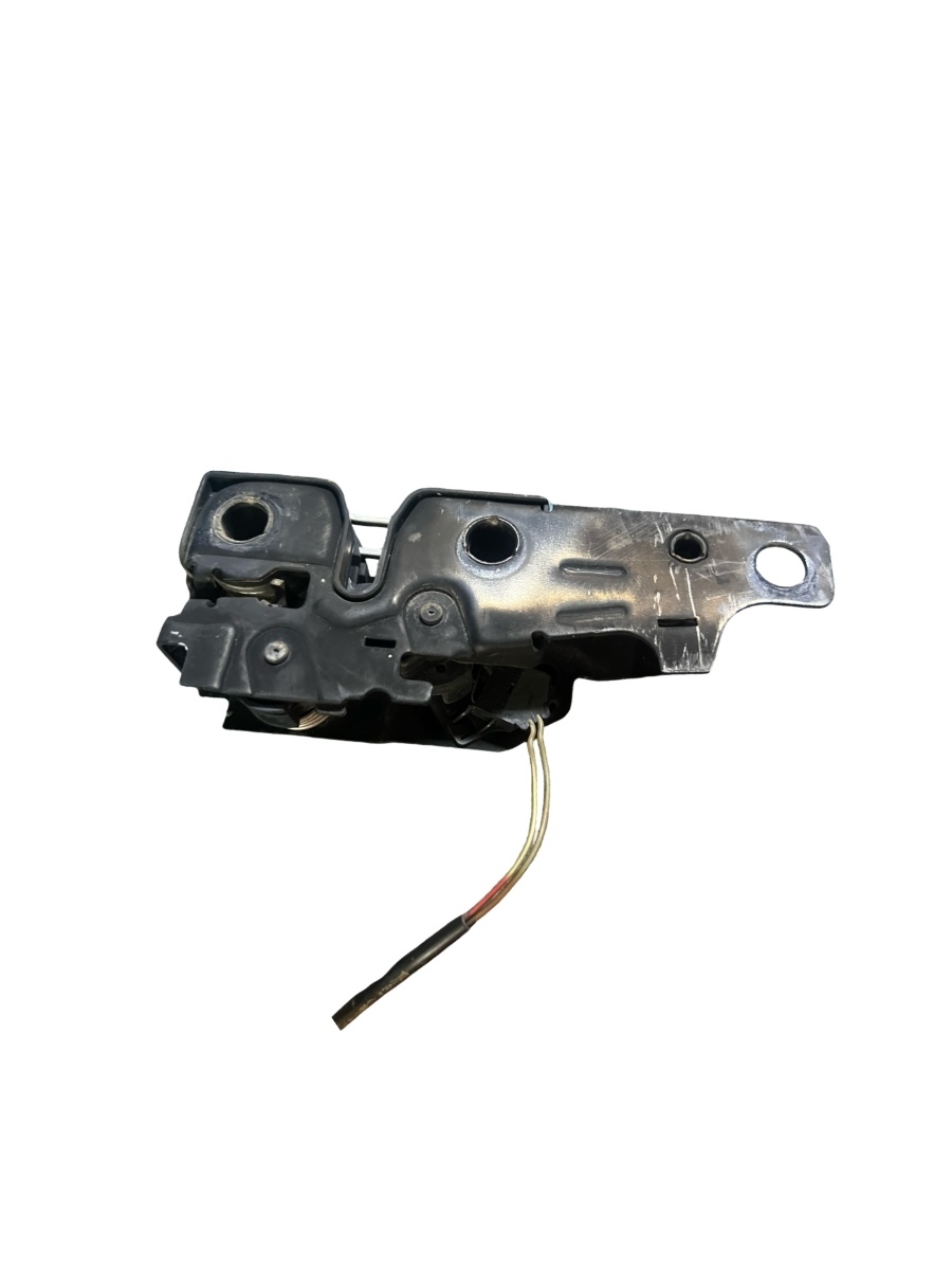Inchizatoare capota motor VOLKSWAGEN POLO 9N_ 2001 - 2012 6Q0823509D